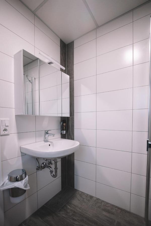Gasthof Und Hotel Roter Hirsch Claußnitz Eksteriør bilde