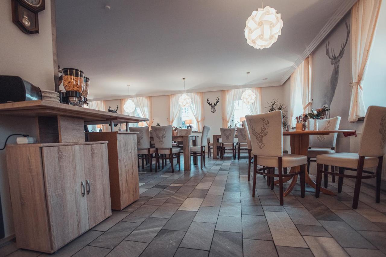 Gasthof Und Hotel Roter Hirsch Claußnitz Eksteriør bilde