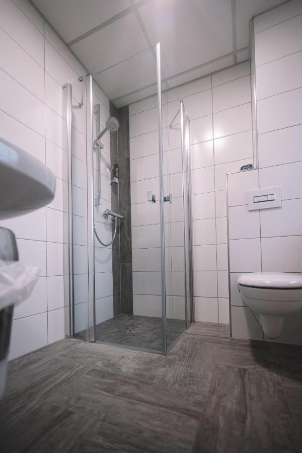 Gasthof Und Hotel Roter Hirsch Claußnitz Eksteriør bilde