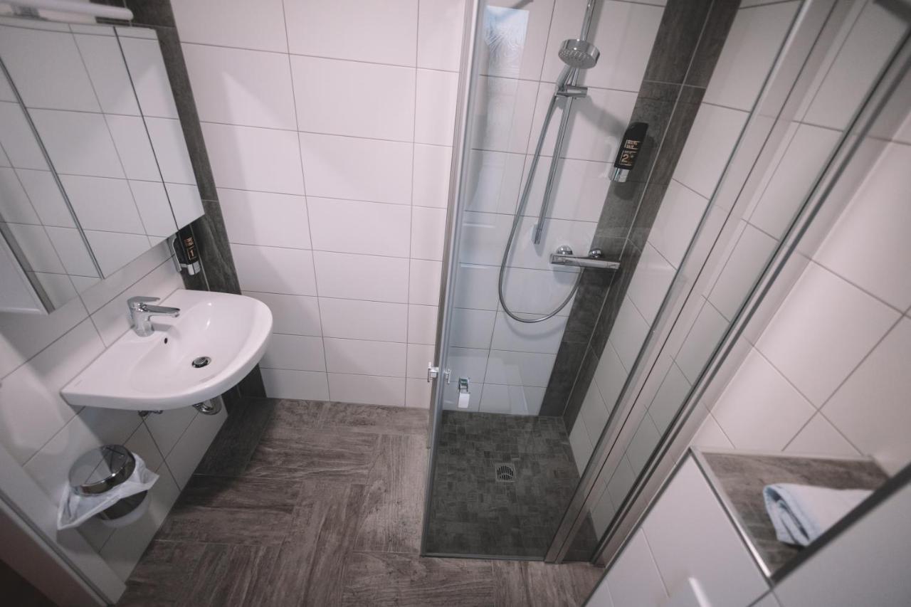 Gasthof Und Hotel Roter Hirsch Claußnitz Eksteriør bilde