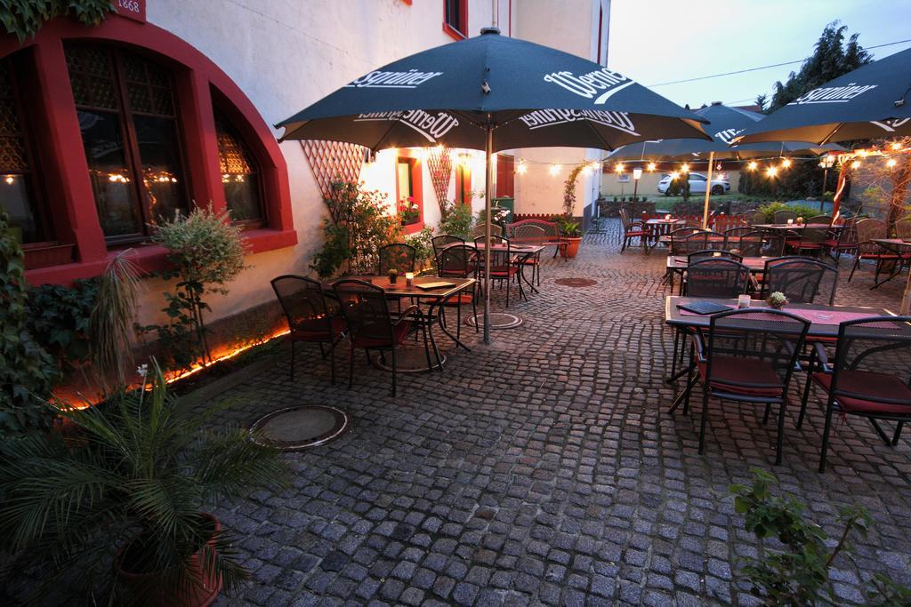 Gasthof Und Hotel Roter Hirsch Claußnitz Eksteriør bilde